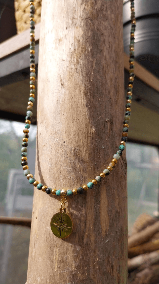 Collier en pierres naturelles de Turquoise Africaine 