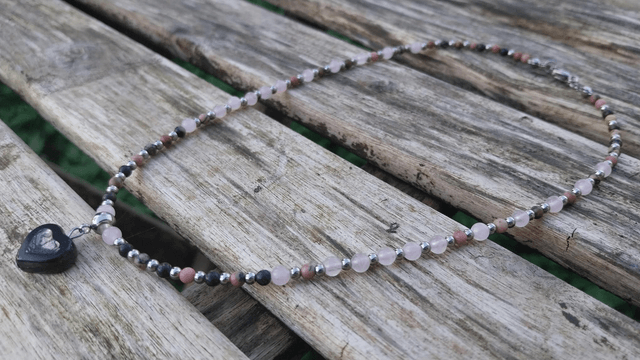 Collier Quartz rose et Rhodonite et cœur en verre de bohême 