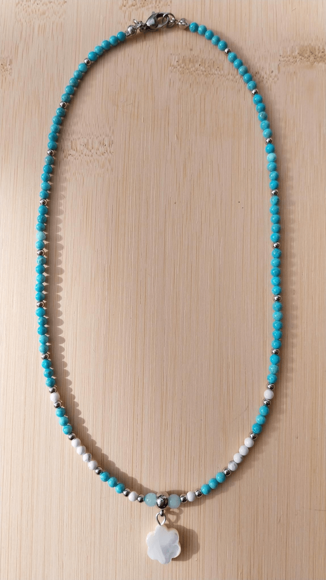 Collier en pierres Turquoise et Howlite