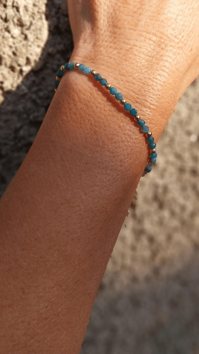 Bracelet en pierres semi-précieuses d'Apatite facettée 