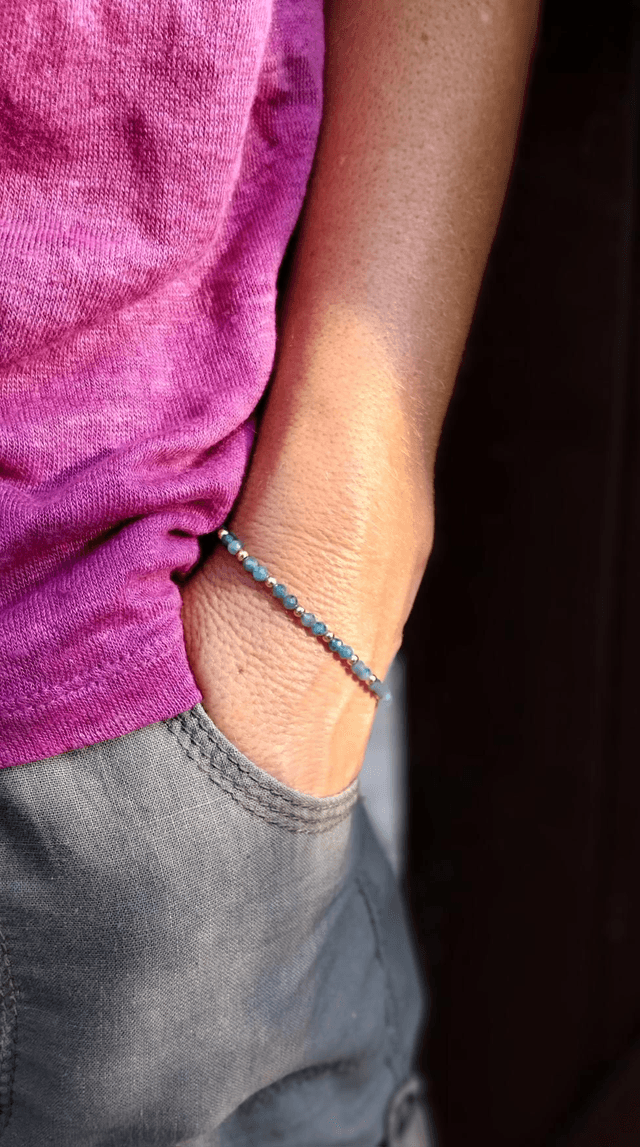 Bracelet en pierres semi-précieuses d'Apatite facettée 