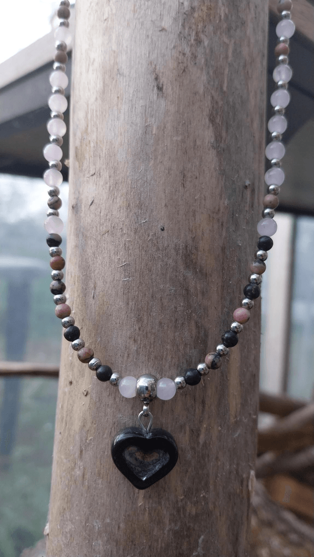 Collier Quartz rose et Rhodonite et cœur en verre de bohême 