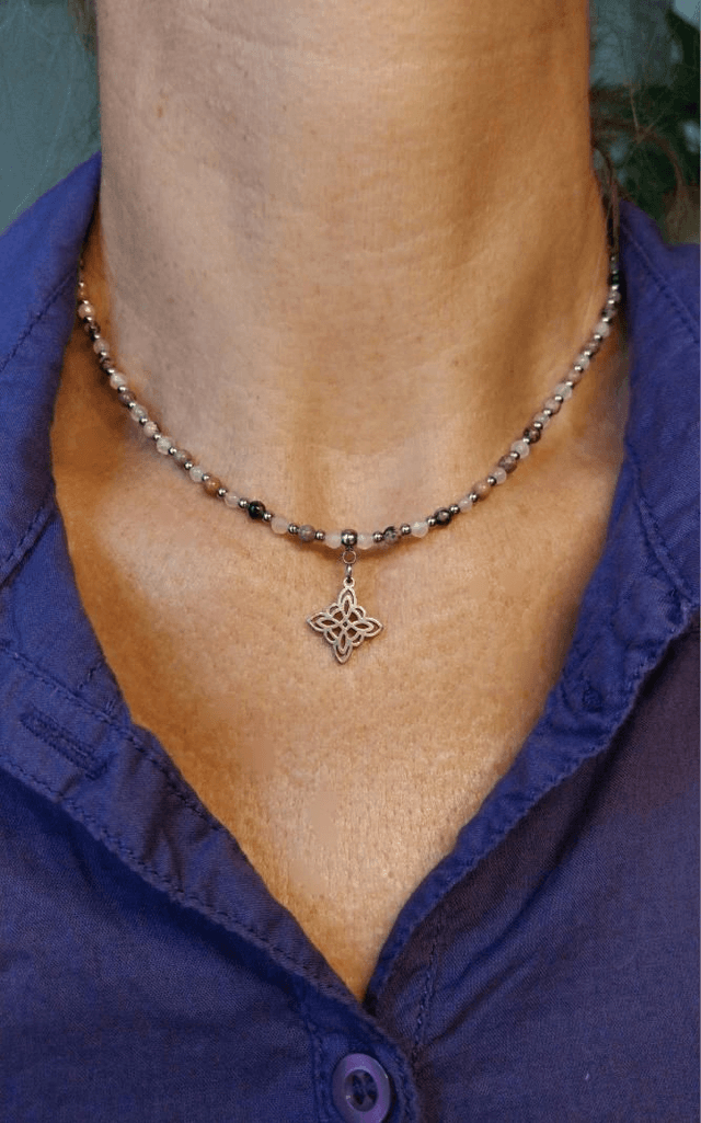 Collier Rhodonite, Quartz rose, pendentif &quot;noeud de sorcière&quot; en acier inoxydable 