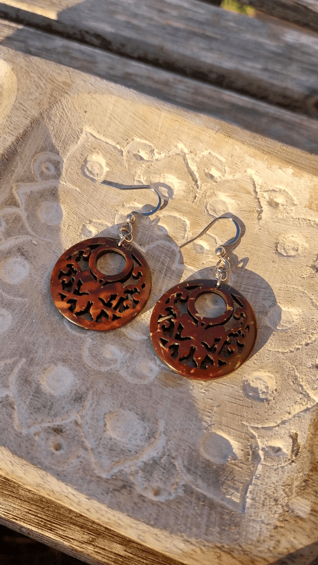Boucles d&#039;oreilles en bois de coco